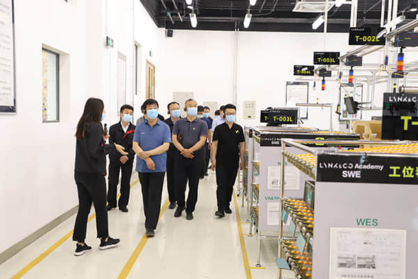学院领导赴领克汽车张家口工厂、怀安县职教中心考察调研