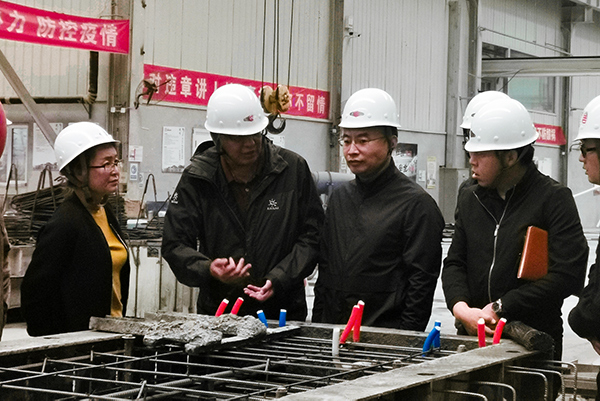 院长王立军赴万全区房屋制造企业考察调研