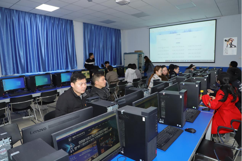 学院开展官网站群系统后台操作培训