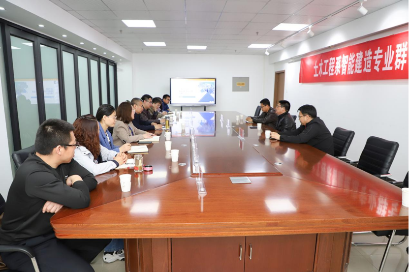 院长王立军主持召开智能建造专业群建设专家论证会