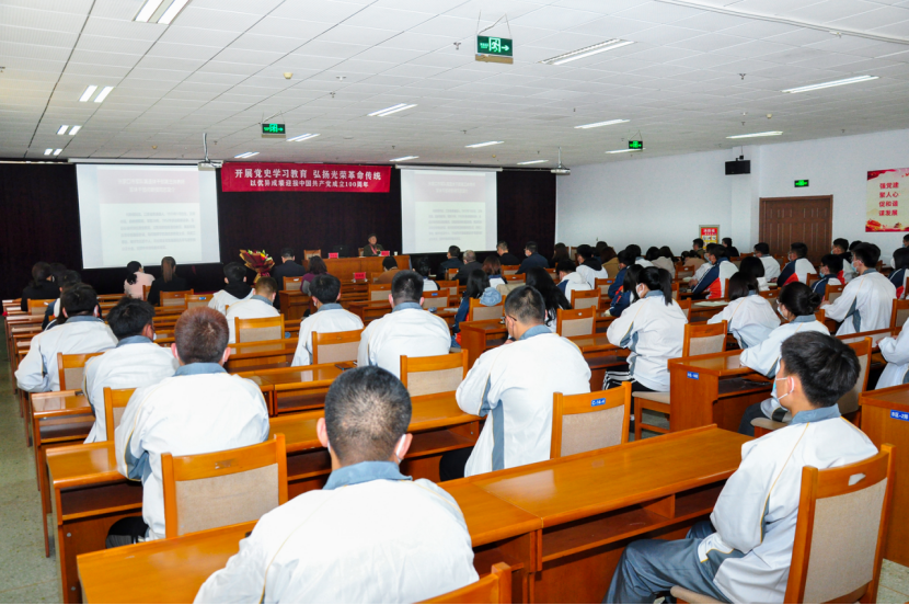 88岁志愿军老战士何新模为beat365官网师生讲党课