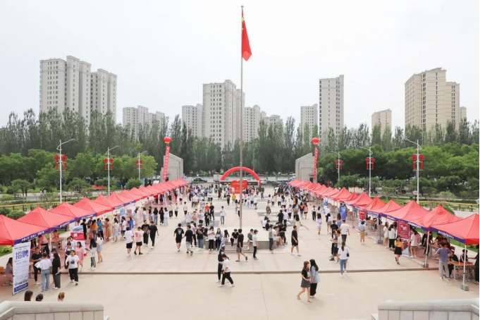 beat365官网成功举办2021届毕业生就业暨2022届毕业生实习双选会