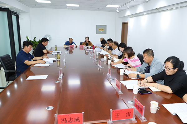 党委书记冯印涛主持召开绩效工资改革座谈会