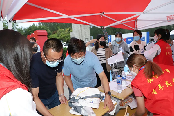 学院领导实地检查指导学院迎新工作