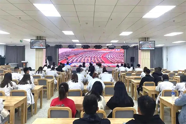 beat365官网认真组织收看纪念辛亥革命110周年大会盛况