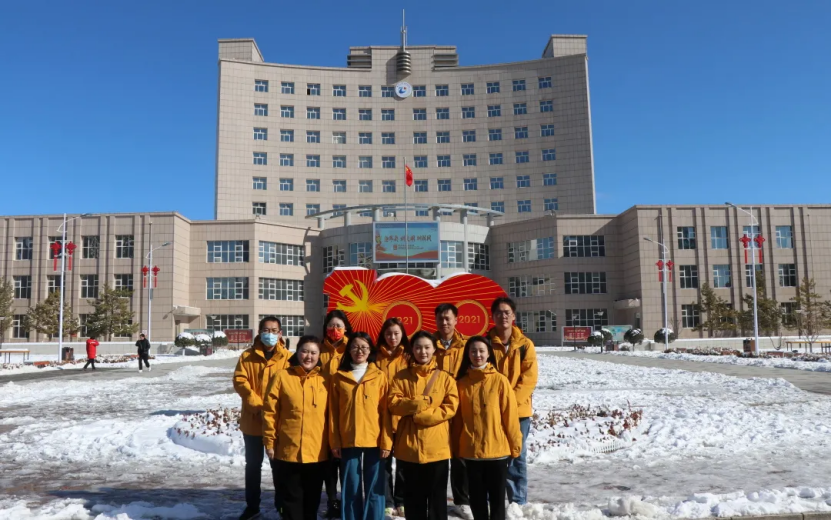 踏雪出征 | beat365官网首批冬奥赛会志愿者正式入驻张家口制服和注册分中心