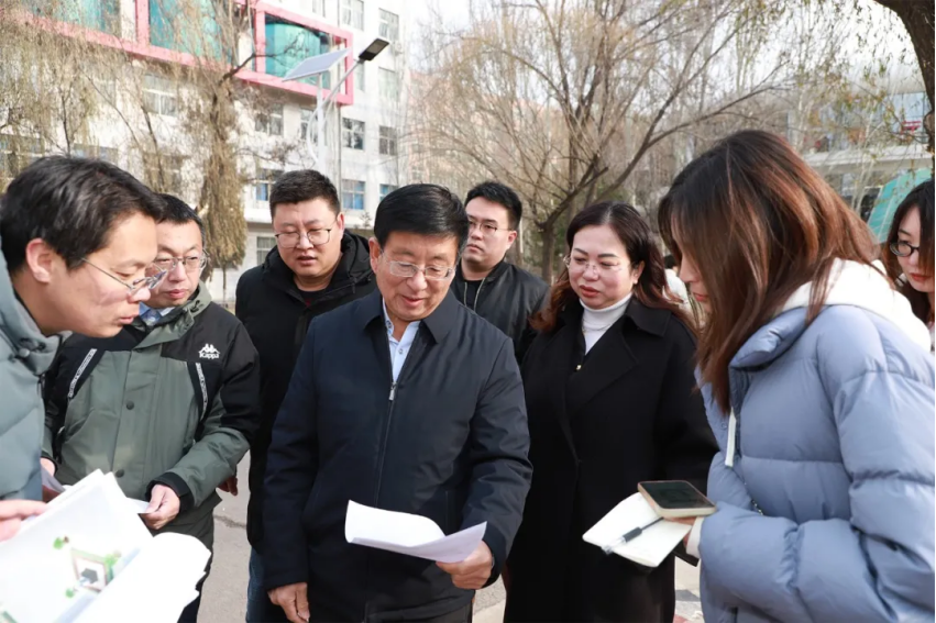 党委书记冯印涛专题调度校园环境绿化规划工作