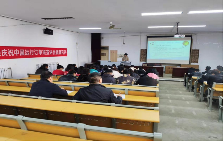 学院领导深入思政课堂听课并指导教学工作