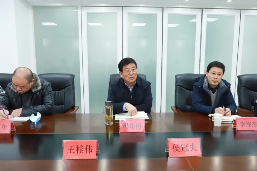 党委书记冯印涛与校企合作单位负责人座谈