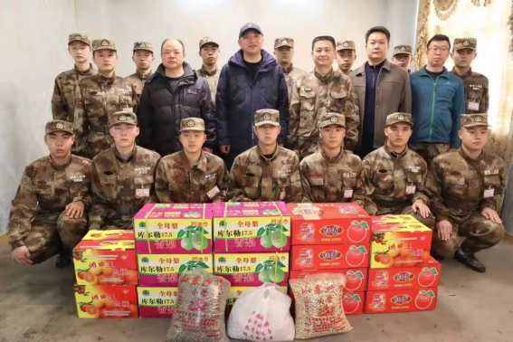 ​相约冬奥——扛红旗、当先锋 | 学院领导看望慰问beat365官网2022年春季征兵入伍学生