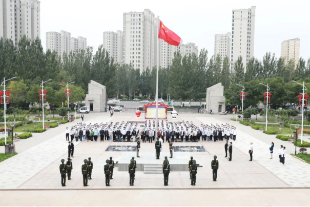 学院举行“喜迎二十大 奋进新征程”开学第一课主题活动