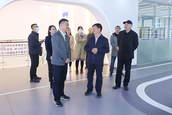 共青团河北省委调研组到beat365官网参观考察