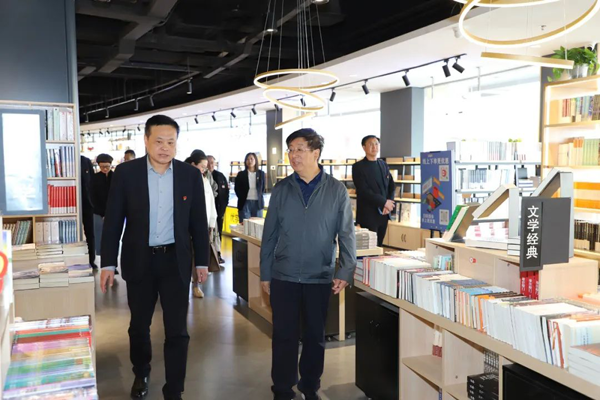 校企融合 聚力共赢 | 党委书记冯印涛赴张家口市新华书店有限责任公司考察调研